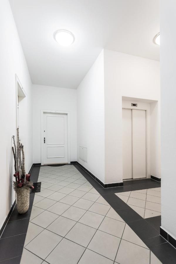 Apartma Linda 1880 Karlovy Vary Bagian luar foto